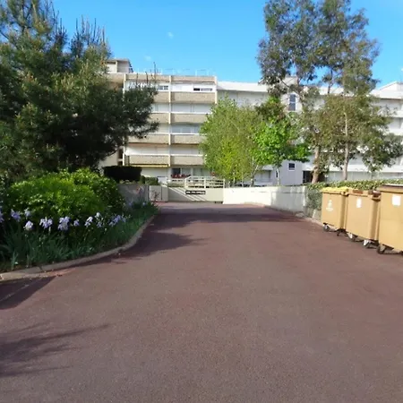 Apartment T2 Avec Terrasse Sud - Acces - Fr-1-374-246
